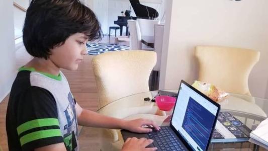 Kairan Quazi, de 14 anos, é graduado mais novo nos 172 anos da Universidade de Santa Clara