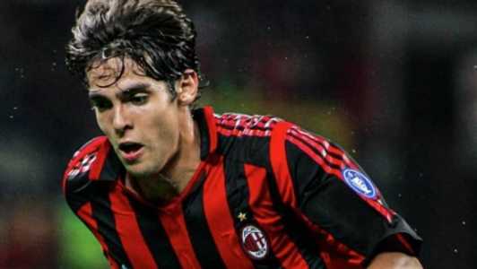 Kaká durante partida pelo Milan