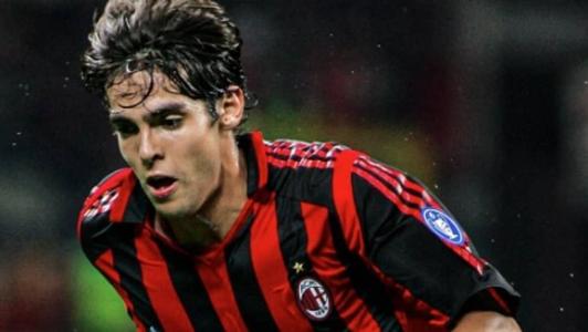 Kaká durante partida pelo Milan