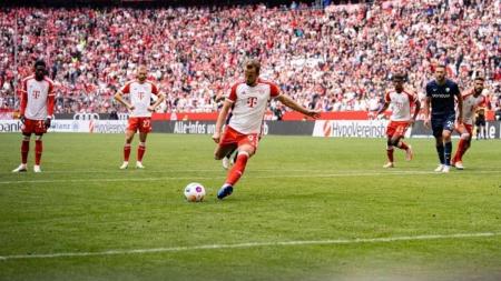 Kane brilhou com três gols neste sábado (23)