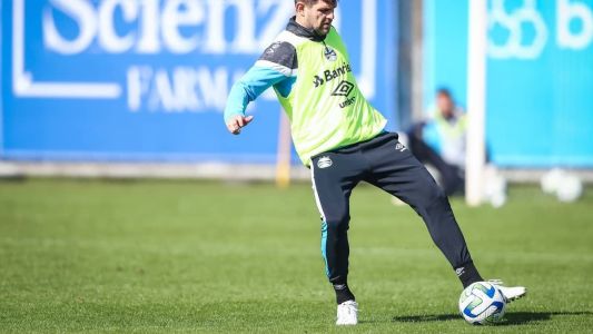 Kannemann anuncia renovação com o Grêmio