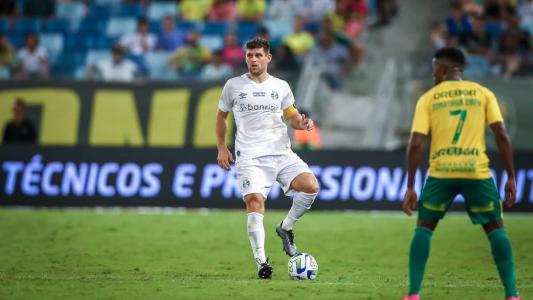 Kannemann será baixa contra o RB Bragantino
