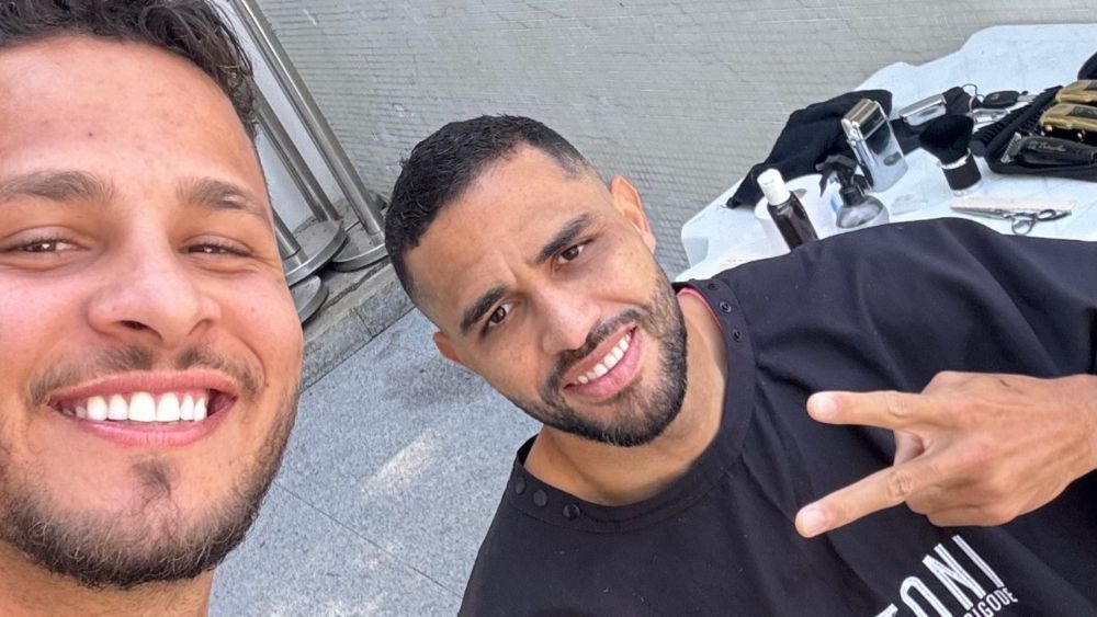 Barbeiro de Alan Kardec, do Atlético, brinca sobre Rolex de presente do atacante