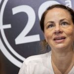 Karine Teles destaca ligação com Minas e cinema autoral ao receber homenagem