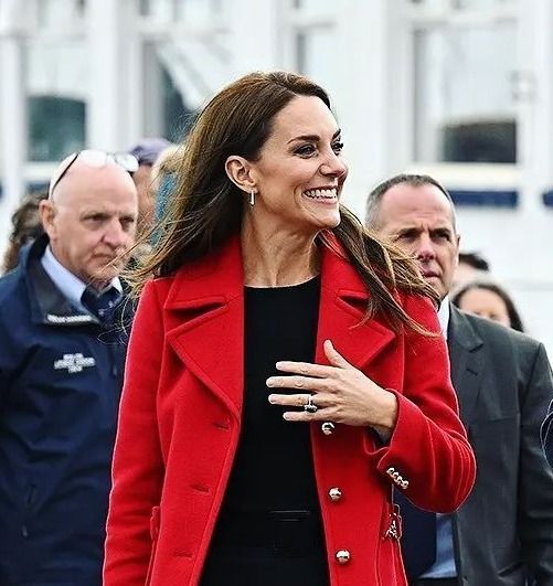 Em tratamento de câncer, nova foto de Kate Middleton e Príncipe William é divulgada