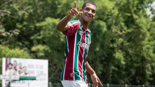 Kauã Elias será mais utilizado por Fernando Diniz