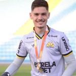 Fluminense tem interesse em goleiro da base do Criciúma; conheça a promessa