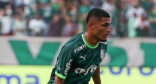 Jogador do Palmeiras é alvo de ofensas racistas após derrota na Copinha: 'Pior dia da minha vida'
