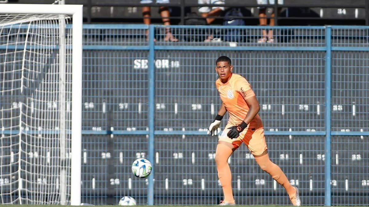 Kauê Camargo comemora classificação do Corinthians no Brasileirão Sub-20 