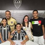 Atlético assina contrato profissional com destaque da base; multa é de R$ 260 milhões