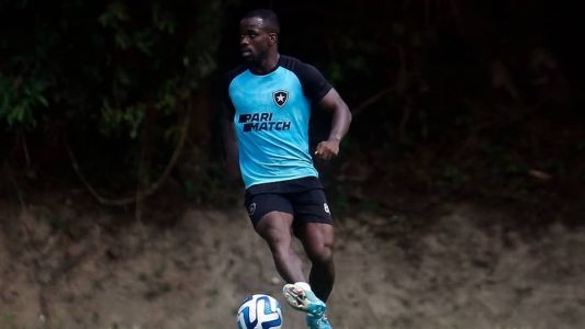 Kayque está de volta aos jogos do Botafogo após longa recuperação