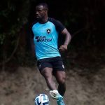 'Louco para jogar', volante aumenta leque de opções em setor do Botafogo