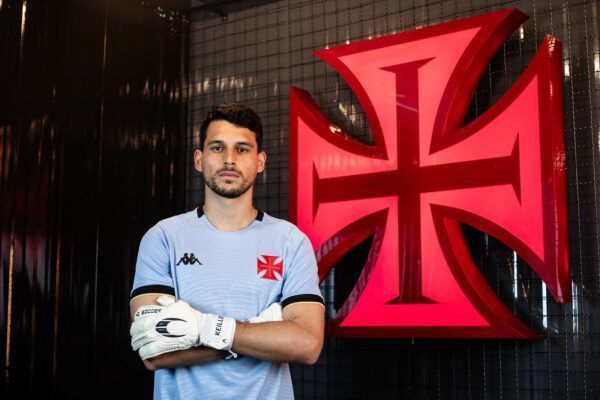Vasco anuncia a contratação do goleiro Keiller, ex-Internacional