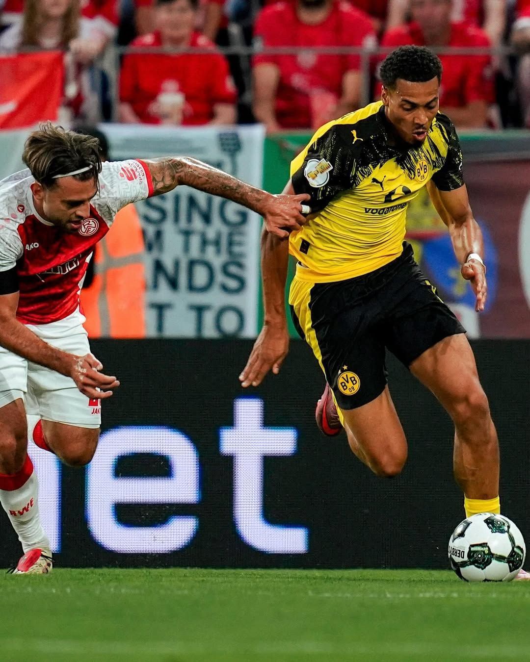 Borussia Dortmund vence Essen e avança à segunda fase da Copa da Alemanha