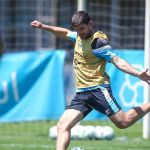 Com dores na coxa, Kannemann deixa treino mais cedo e irá passar por exame