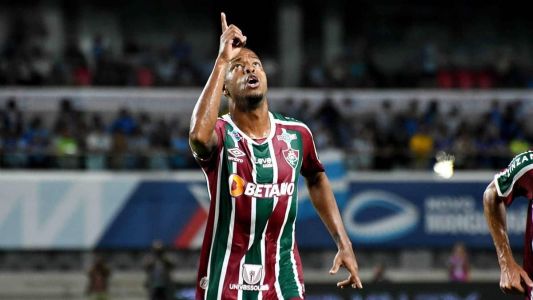 Keno está fora do clássico contra o Vasco
