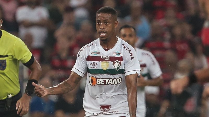 Cruzeiro faz consulta pelo atacante Keno, do Fluminense