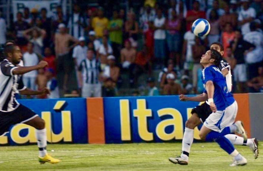 Ex-Cruzeiro revela 'rusga' com colegas de time por drible: 'Tive problemas'