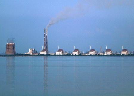Vista lateral da usina nuclear ucraniana de Zaporizhzhia