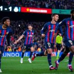 Barcelona vira diante do Real Madrid e abre 12 pontos na liderança