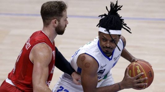 Kevin Crescenzi e Shaquille Johnson Sr., alas de Paulistano e Minas