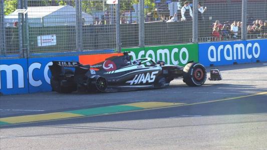 Kevin Magnussen bateu o carro na 55ª volta do GP da Austrália