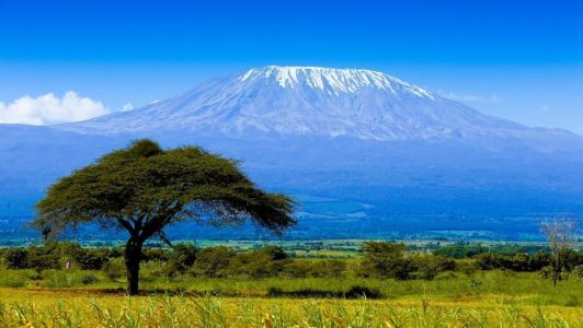 Kilimanjaro, na Tanzânia, é o monte mais alto da África