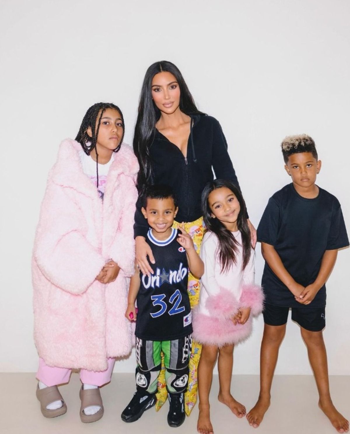 Kim Kardashian revela doença rara de filho: 'Eu passei pra ele'