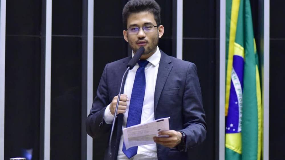 UFMG rebate Kim Kataguiri sobre emenda para financiar vacina contra cocaína e crack