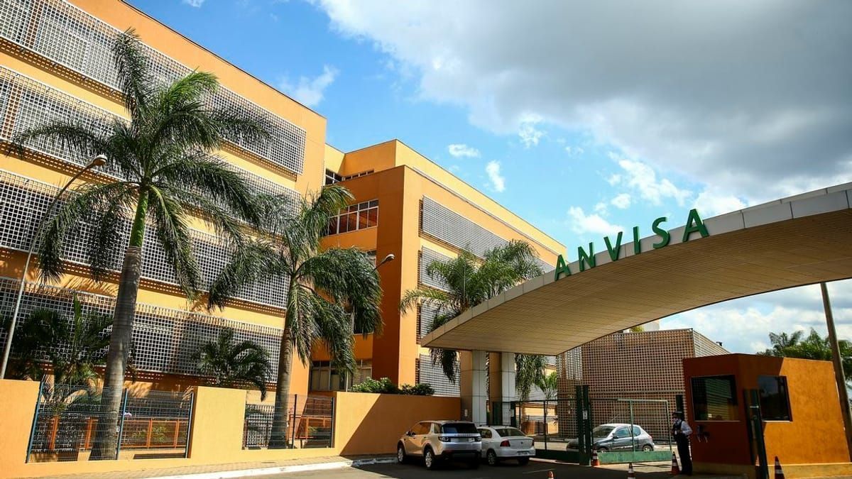 Anvisa apreende e proíbe produtos com moringa por falta de comprovação de segurança