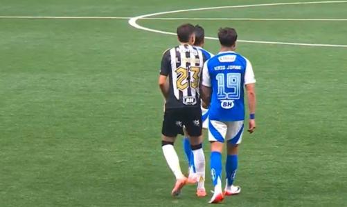 Confusão entre Ivan Román e Kaio Jorge em Atlético x Cruzeiro, pelo Brasileirão 2025