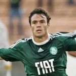 Justiça expede mandado de prisão contra Kleber Gladiador, diz site