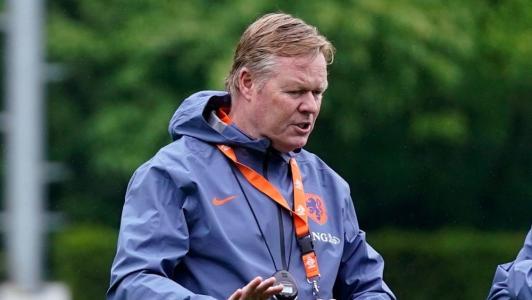 Ronald Koeman durante treino da Seleção Holandesa em junho de 2025