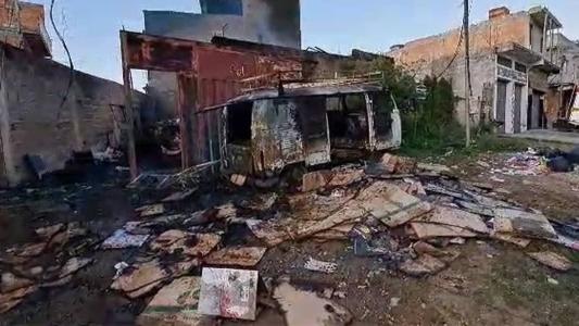 Kombi é consumida pelas chamas