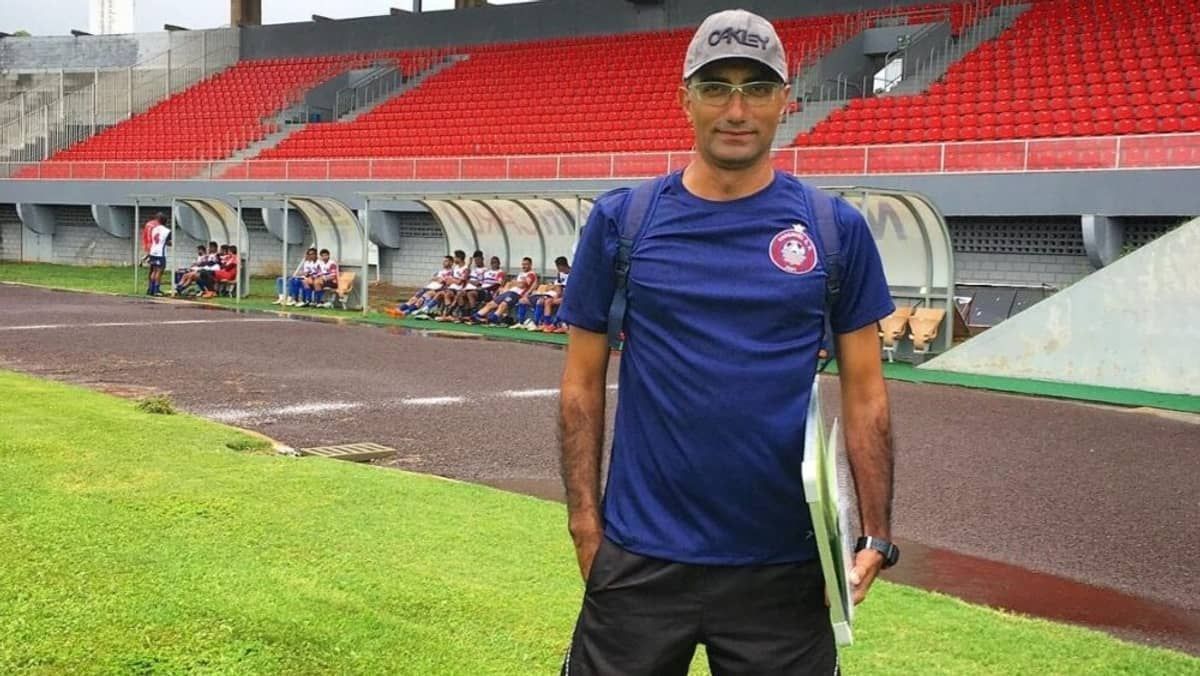 Treinador iraniano pede demissão após ser vítima de xenofobia no Piauí