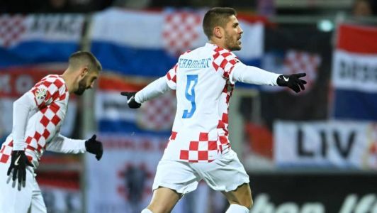 Kramaric marcou o segundo gol da Croácia em vitória sobre a Letônia
