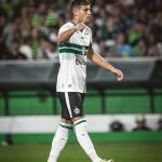 Vasco avança em negócio e zagueiro do Coritiba deve ser o primeiro reforço