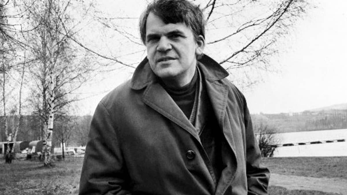 Morre escritor Milan Kundera aos 94 anos 