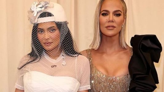 Kylie Jenner e Khloe Kardashian no MetGala