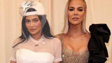 Kylie Jenner e Khloe Kardashian no MetGala
