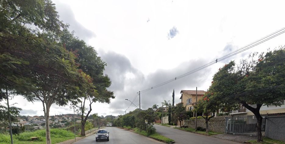 Ladrão invade casa no Belvedere, ameaça idoso e rouba bens e dinheiro: 'Revirou tudo'