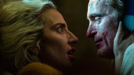 Lady Gaga (Arlequina) e Joaquin Phoenix (Coringa)