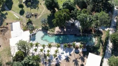 Lago artificial construído na mansão de Neymar