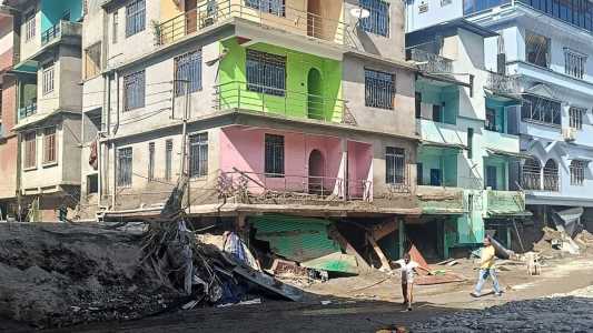 Entre os mortos no rompimento estão sete soldados do exército indiano