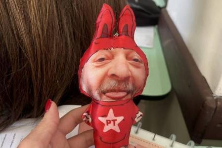 'Lalulu', boneco personalizado com o rosto do presidente Lula.