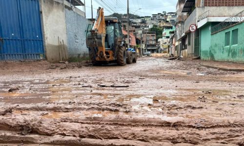 Lama nas ruas do bairro Linhares em Juiz de Fora Foto Joubertt Telles Itatiaia.jpg