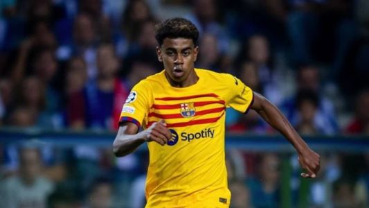 Lamine Yamal foi titular nesta quarta-feira (4)