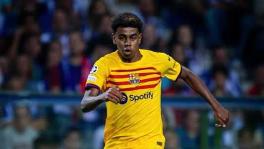 Lamine Yamal foi titular nesta quarta-feira (4)
