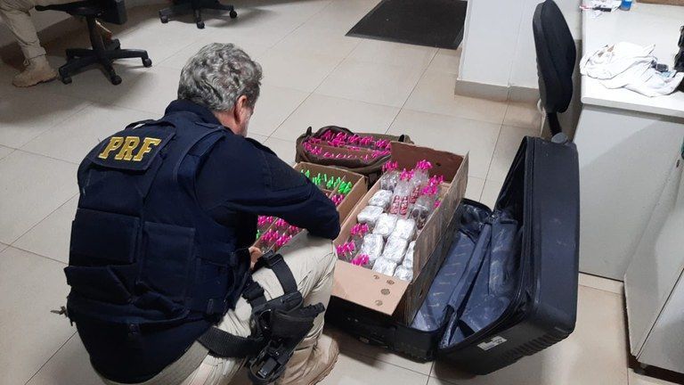 Jovem é preso em Nova Lima com carga de lança-perfume que abasteceria Carnaval de BH
