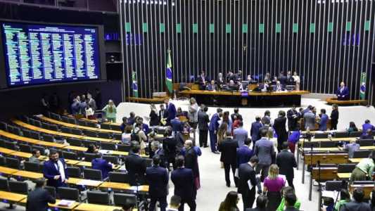 Lançamento do novo PAC pode ser adiado e marco fiscal não tem acordo para ser apreciado na Câmara